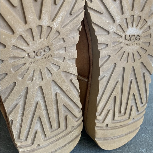 Classic Chestnut Tall UGGs. - Picture 4 of 10